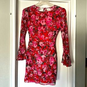 Backless floral fitted dress with bell sleeves
